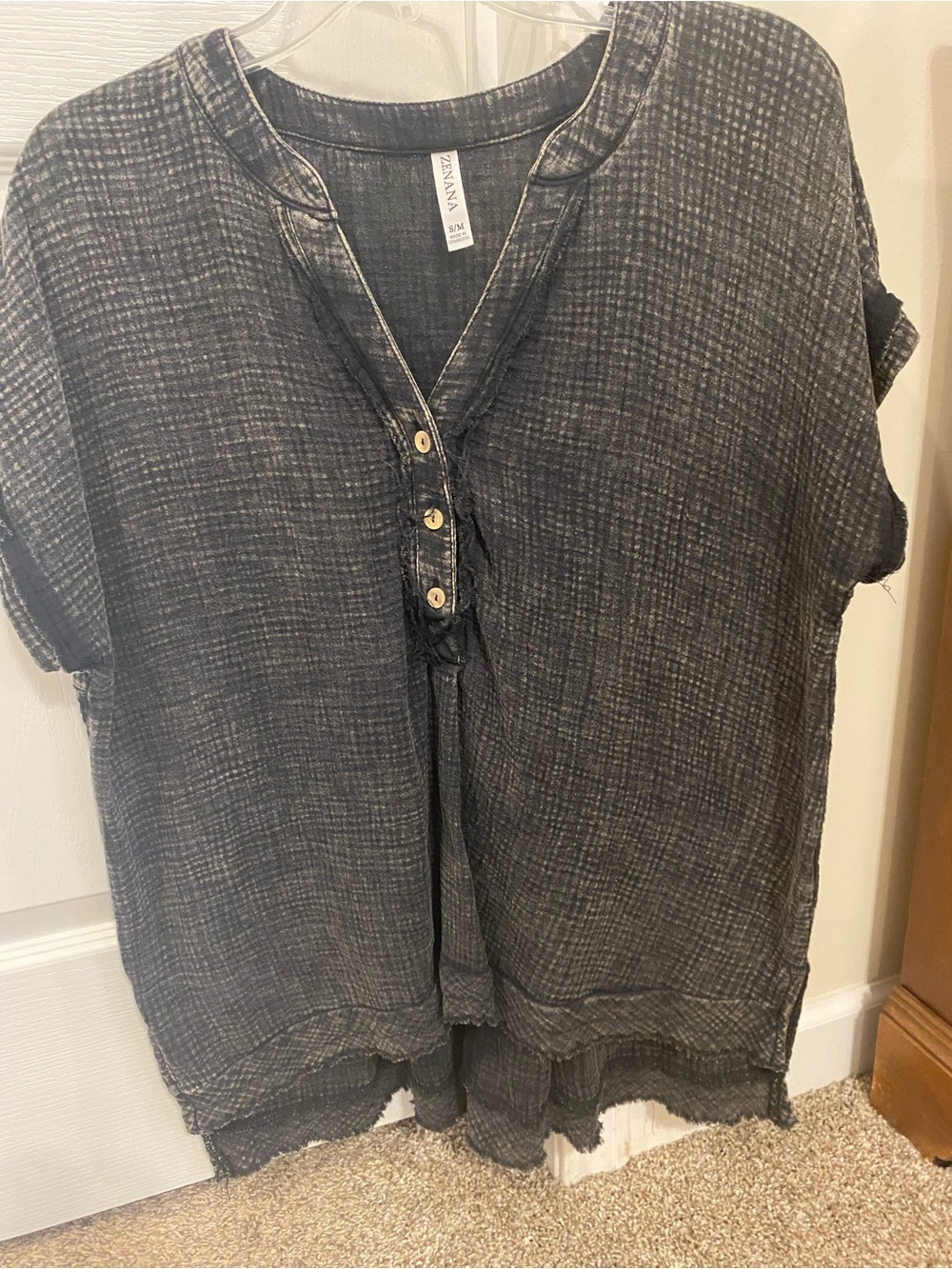 Zenana Washed Double Gauze 3/4 Button Henley Neck Womens Shirt, S/M